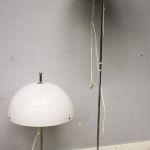 1011 2049 FLOOR LAMP